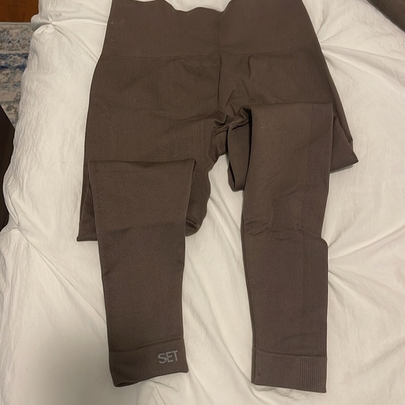 Set active ribbed workout legging and sports bra MEDIUM - Picture 4 of 6